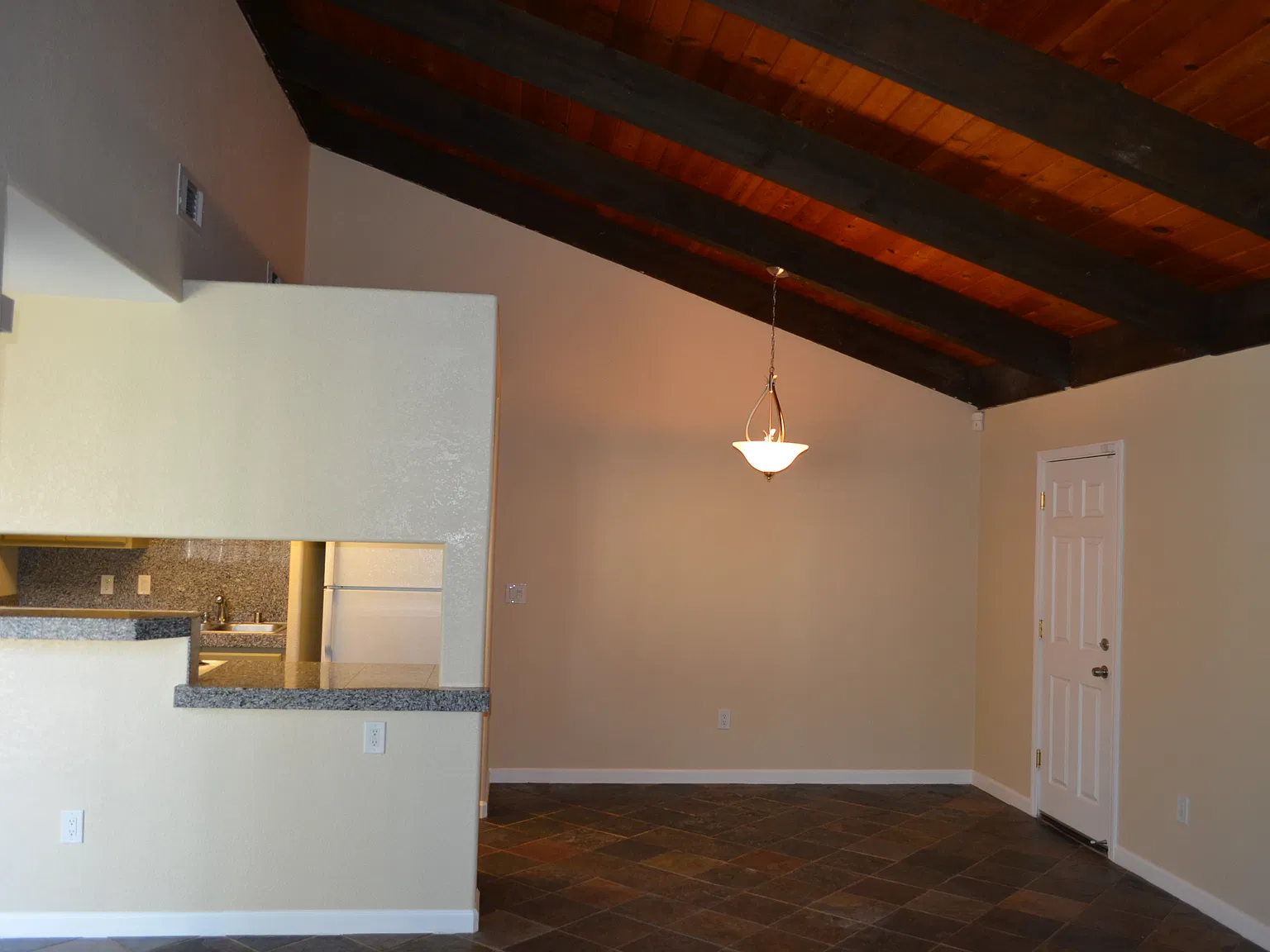 3 bed, 1200 sqft, $2,375 — Photo 2