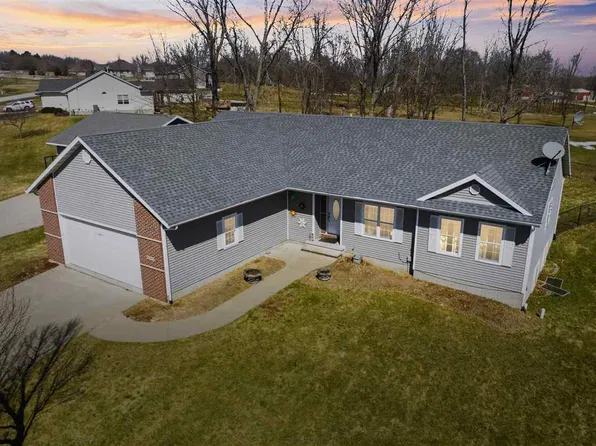 5057 Schwiebert Dr, Walker, IA 52352