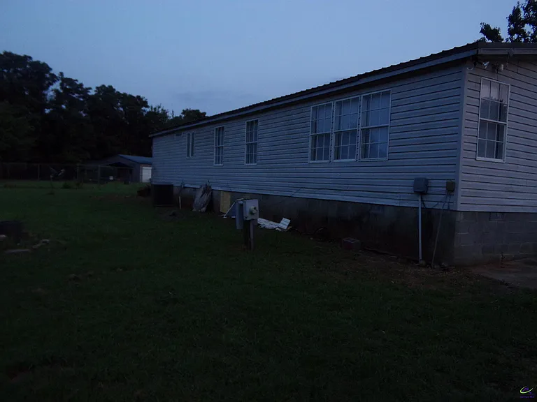 110 Brighton Dr — Photo 3