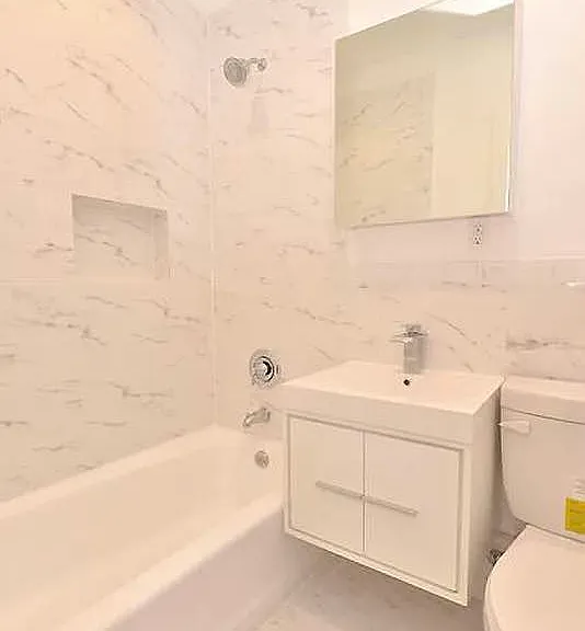 353 E 52nd St #1B — Photo 8
