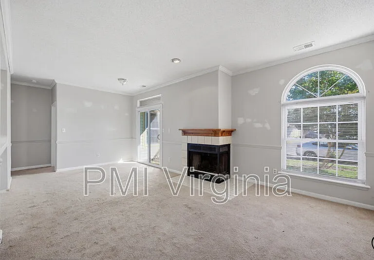724 Harbor Springs Trl — Photo 3