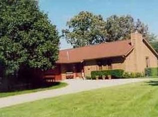 W220N2794 Maplewood Ln, Waukesha, WI 53186