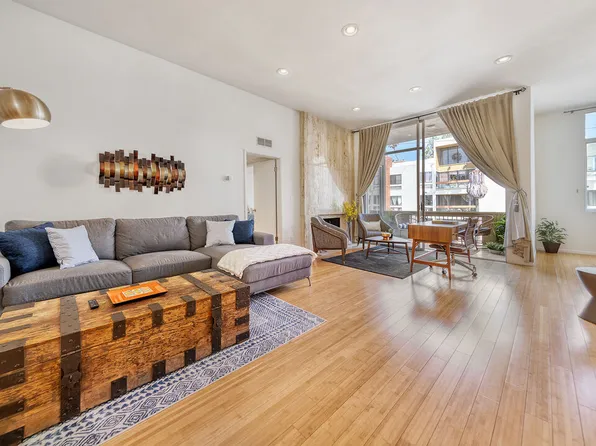 11970 Montana Ave APT 308, Los Angeles, CA 90049