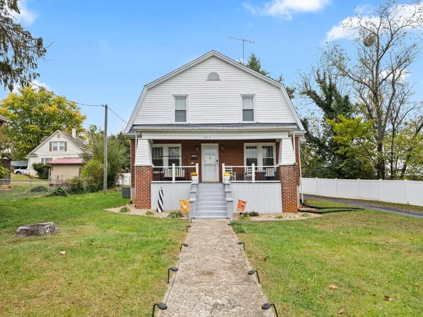 809 Broad St, Altavista, VA 24517