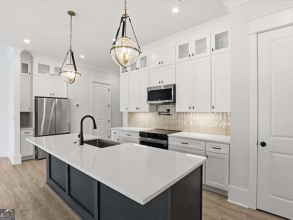 5th image of 291 Orchid St