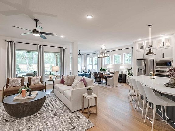 The Pinto - Family Room