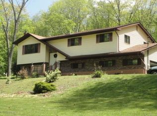 21 Sleepy Hollow Ln, East Stroudsburg, PA 18302
