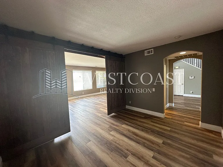 26719 Evergreen Ave — Photo 43