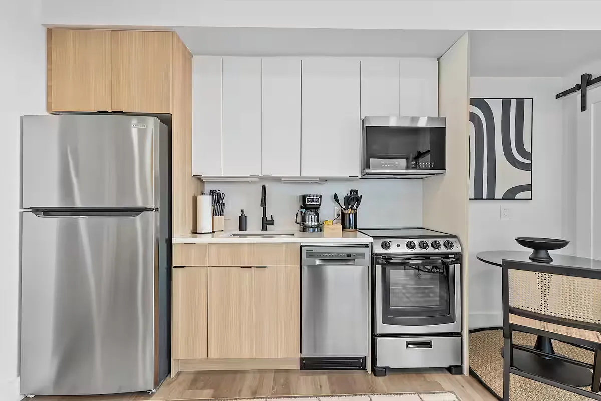 1 bed, 386 sqft, $2,000 — Photo 4