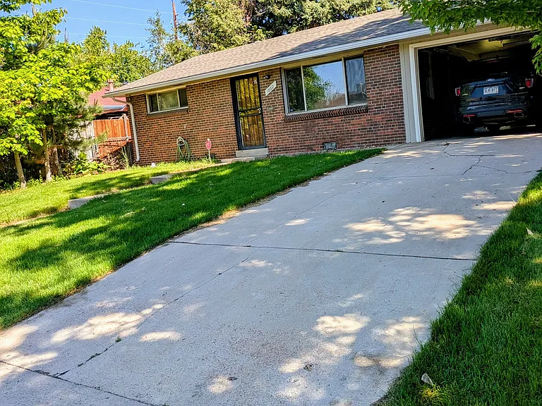 1660 S Zenobia Way — Photo 3