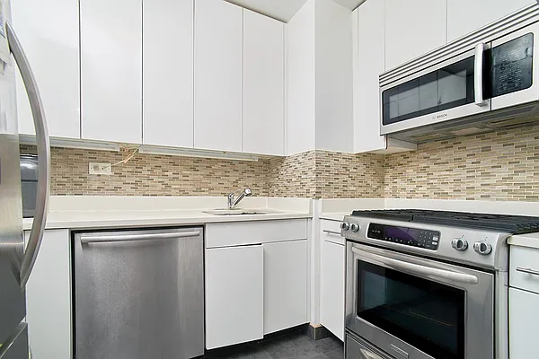 Rented by Compass | media 7