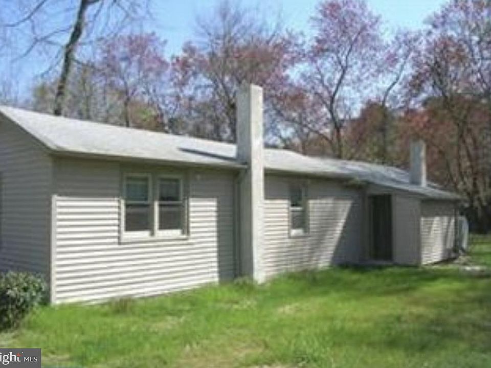 2nd image of 408 Lakehurst Rd