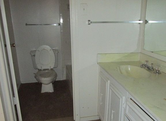 3rd image of 4893 Southworth Ct