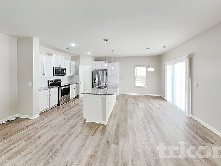 205 Spring Knoll Dr — Photo 2