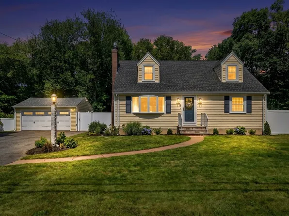 26 Brooksbie Rd, Bedford, MA 01730