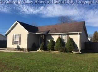 102 Village Dr, Scott Depot, WV 25560