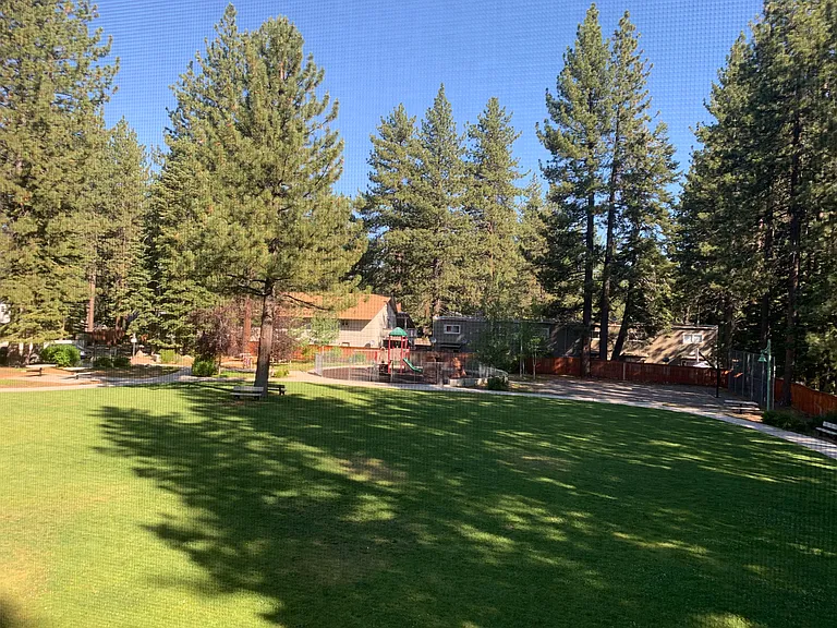 Bonanza Ave — Photo 28