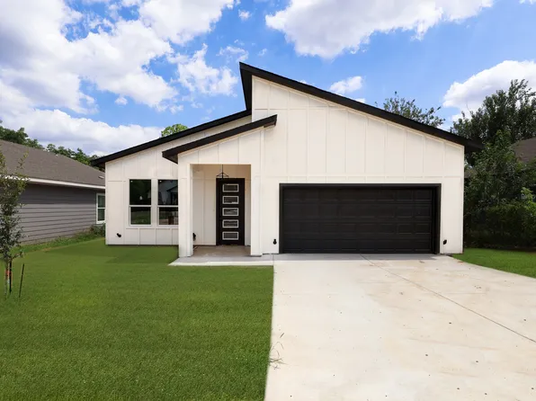 1032 E Arlington Ave, Fort Worth, TX 76104