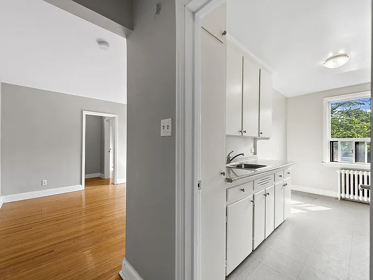 19 Engelhart Cres #64-68 — Photo 1