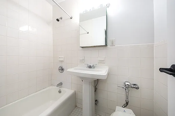 Rented by Copperwood Real Estate | media 8