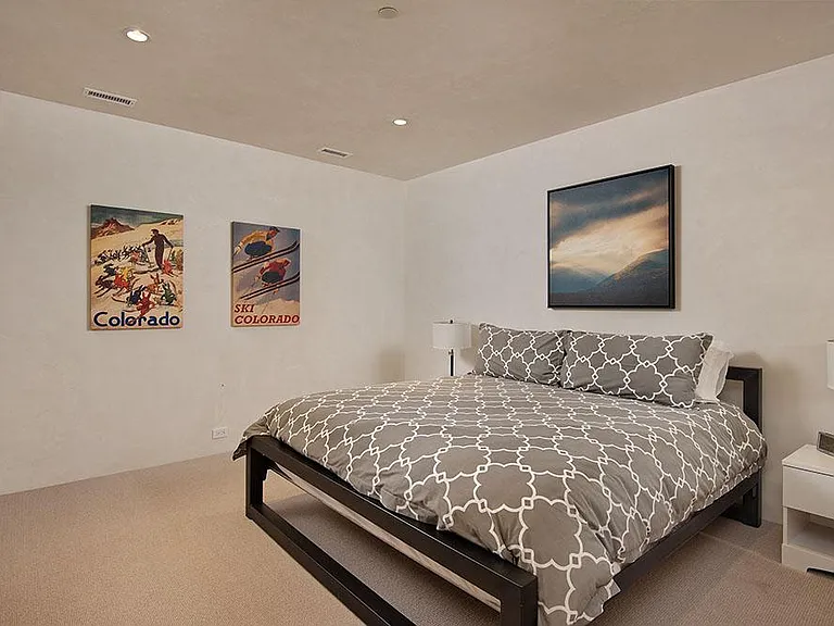 991 Moore Dr — Photo 29