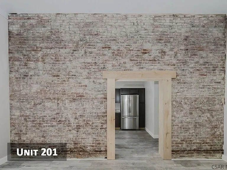 500 Main St #201 — Photo 4