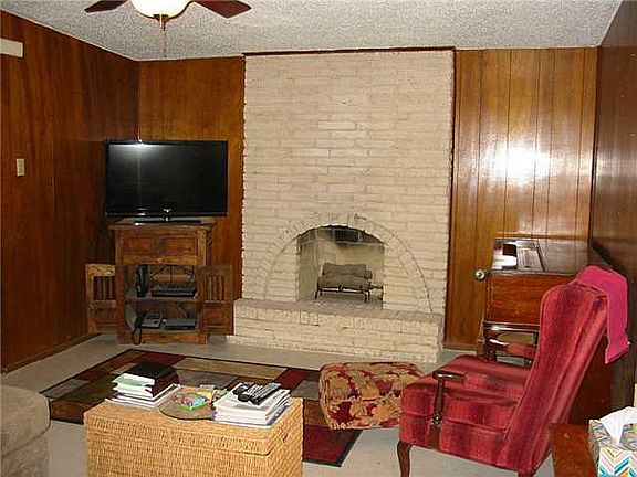 3rd image of 4209 Perth Dr