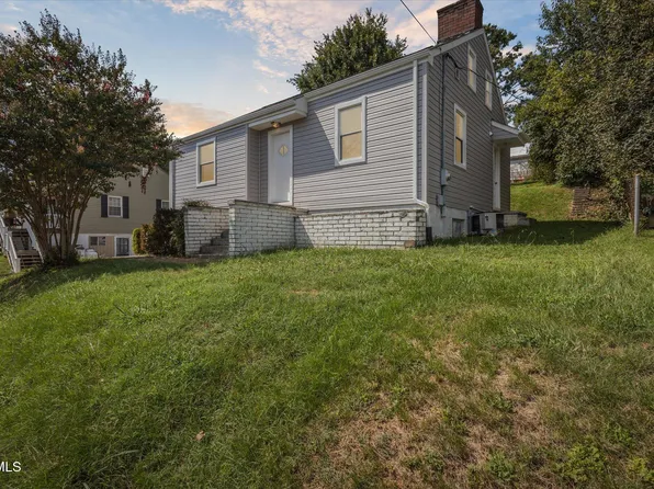 562 Lovedale Dr, Kingsport, TN 37660