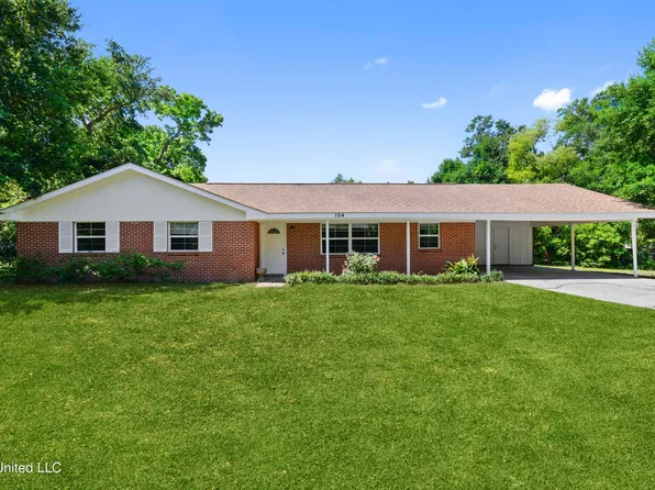 104 Timber Ln, Bay Saint Louis, MS 39520