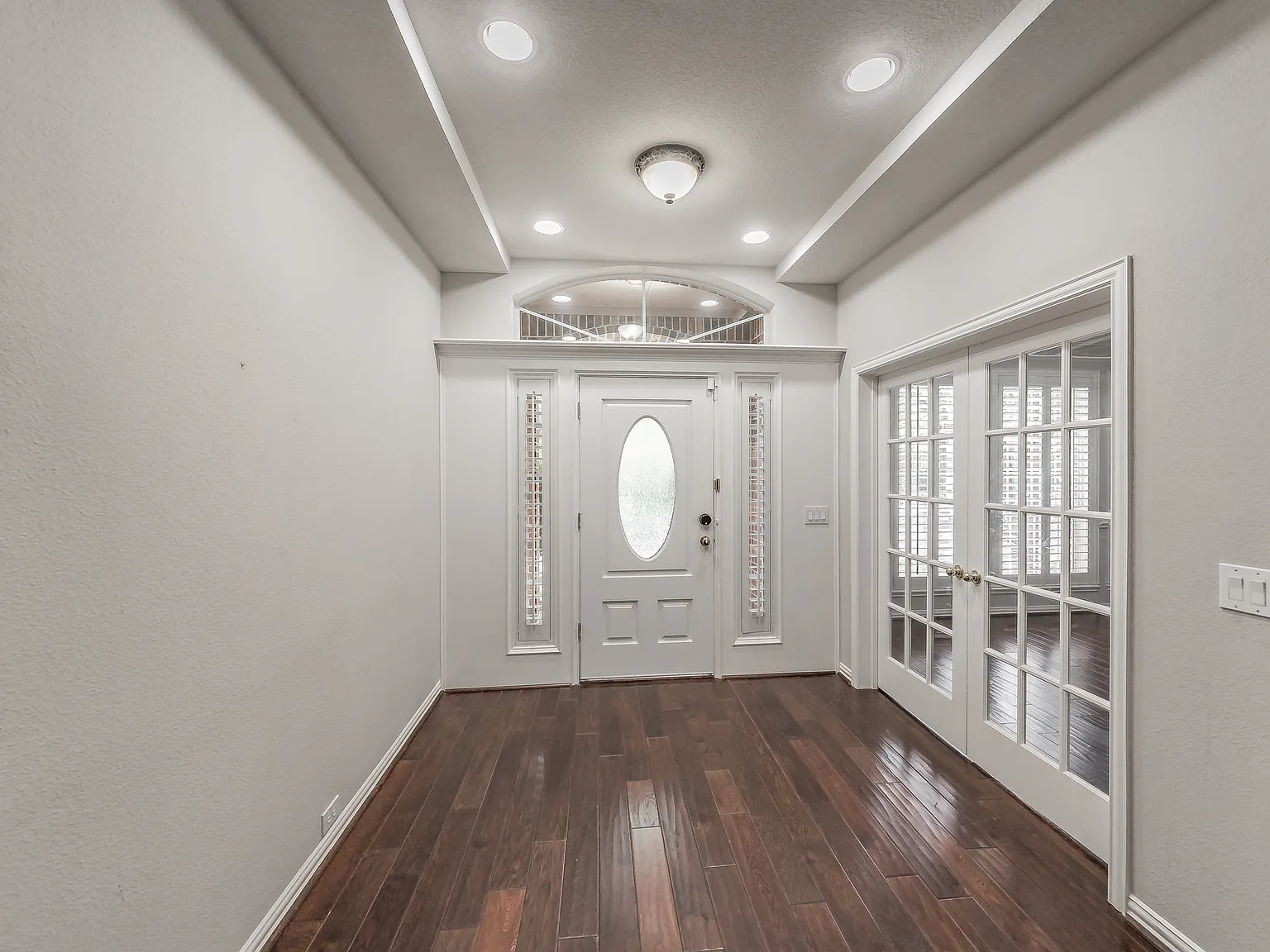 4 bed, 3510 sqft, $3,800 — Photo 2