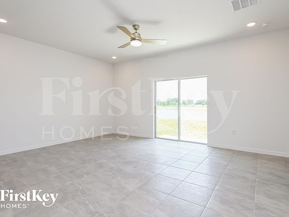 3rd image of 1618 Isleta Loop