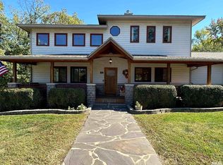 34 Lake Indian Hills Trl, Carbondale, IL 62902