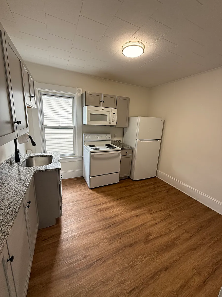 Building Photo - 136 Campbell St #2