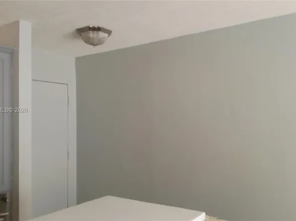 300 W 74th Pl APT 303, Hialeah, FL 33014