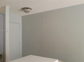 300 W 74th Pl, Hialeah, FL