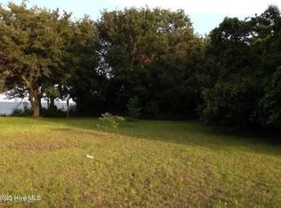 994 Seashore Dr, Atlantic, NC 28511