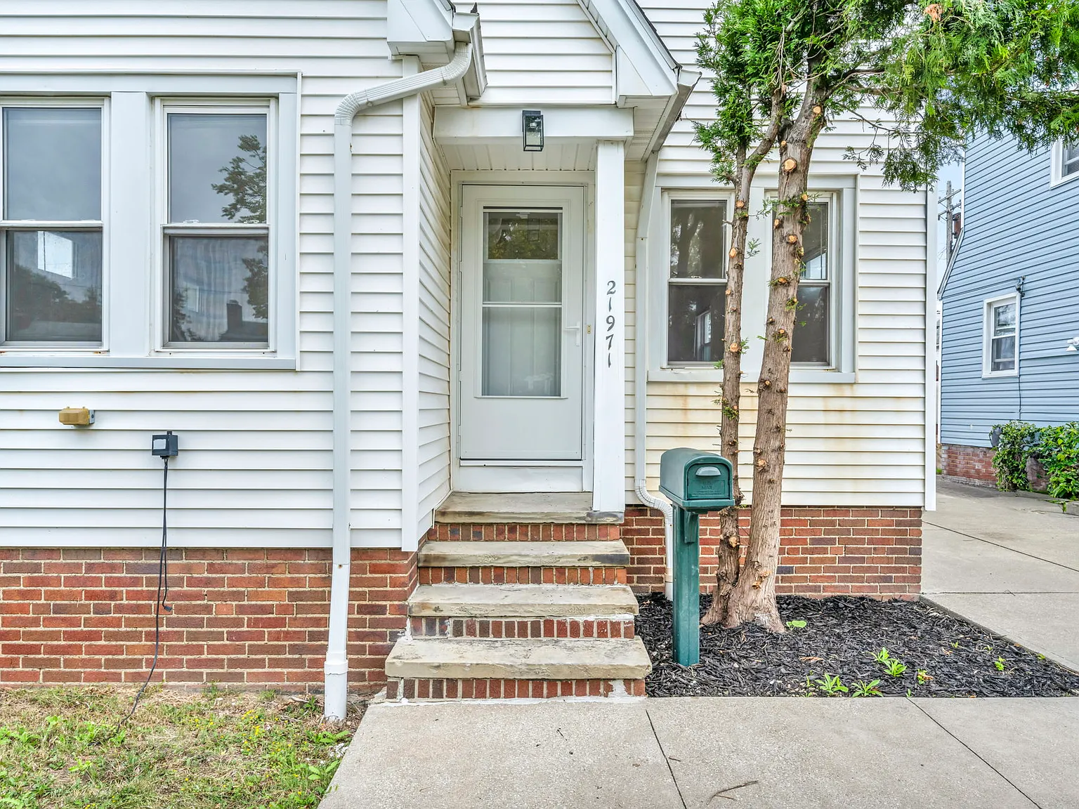 3 bed, 1356 sqft, $1,971 — Photo 4