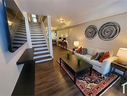 3 bed, 1390 sqft, $3,500 — Photo 1