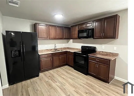 4 bed, 1558 sqft, $1,795 — Photo 4