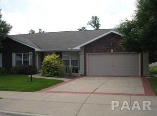 6919 N Flagstone Ct, Peoria, IL 61615