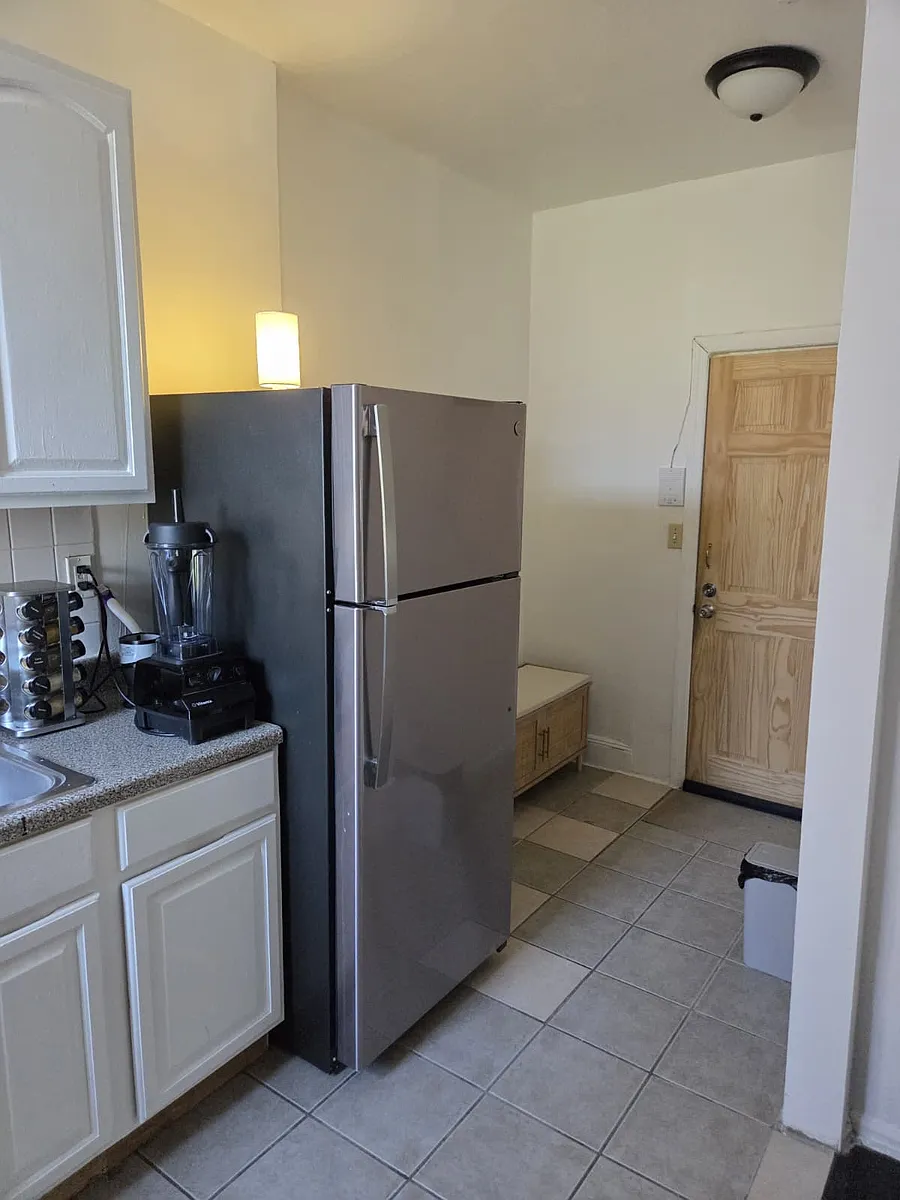 Building Photo - 76-18 Woodside Ave #2