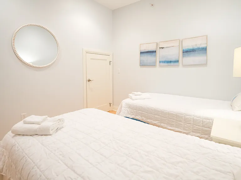 917 W Savidge St #27 — Photo 27