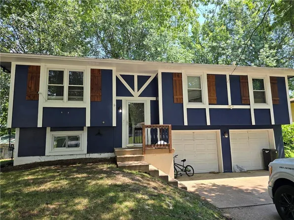 1615 SE Royal St, Oak Grove, MO 64075