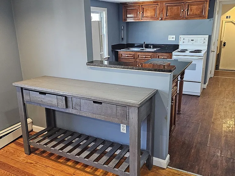 39 Union St #3 — Photo 4