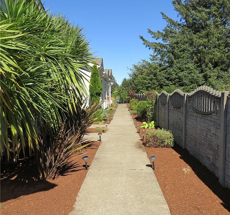 1st image of 566 Pt Brown Avenue SE
