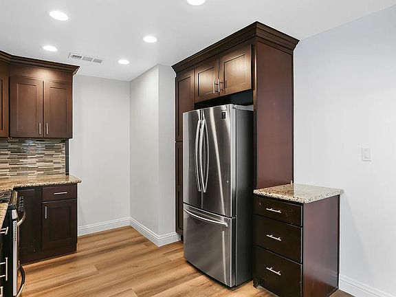 2nd image of 420 N Batavia St