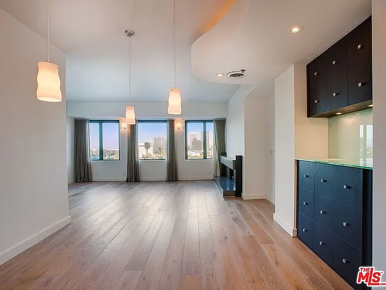 10520 Wilshire Blvd #1004 — Photo 2