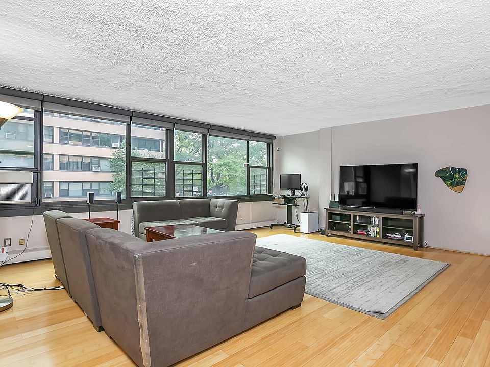 1st image of 16220 9th Ave APT 3C