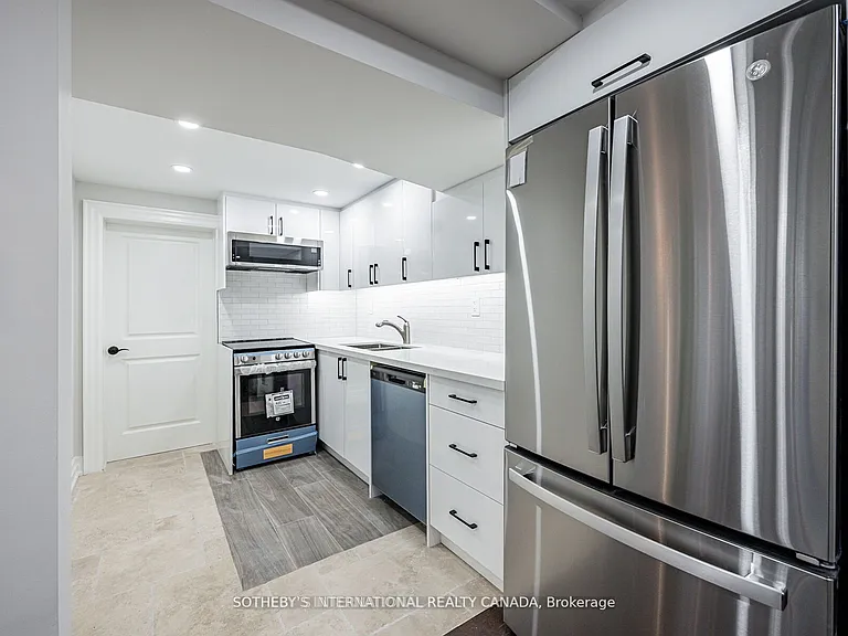 942 Fletcher Valley Cres #BSMNT — Photo 8