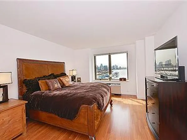 1 Morton Square image 1 of 6